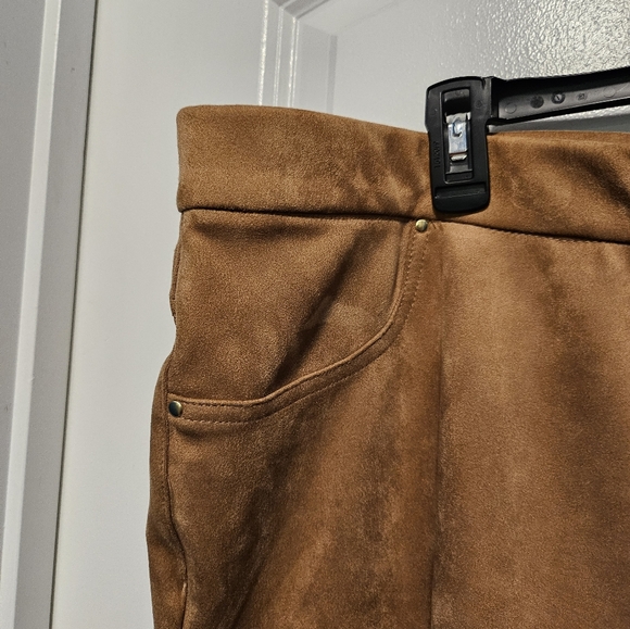 Ruby Red pants - Picture 2 of 3